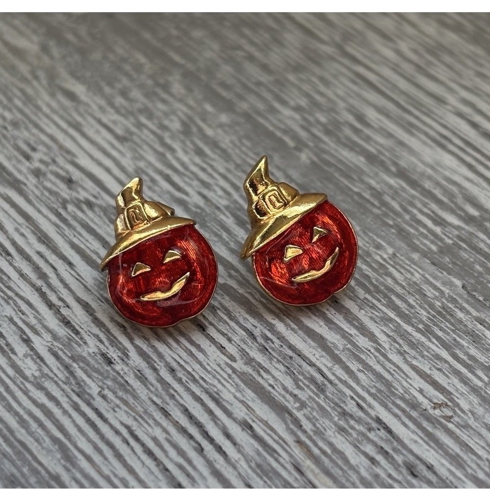 VTG Avon Stamped Gold Tone & Orange Enamel Halloween Pumpkin Stud Earrings